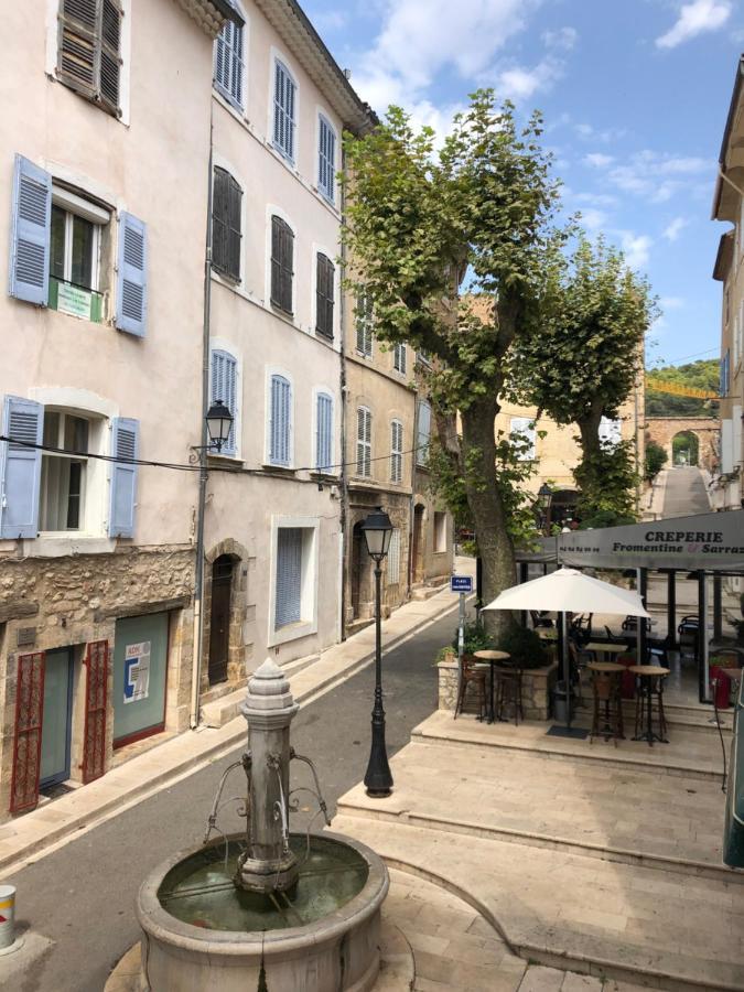Fontaine Διαμέρισμα Aups Εξωτερικό φωτογραφία